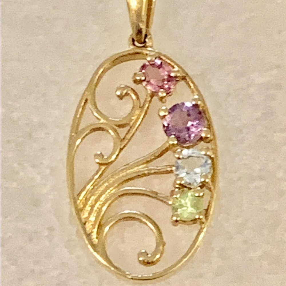 🌸🌺vintage silver and gemstone pendant